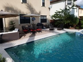 2730 NE 1st St, Homestead FL 33033