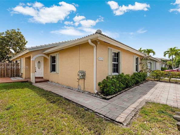 10523 SW 161st  PL, Miami FL 33196