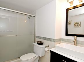 600 Three Islands Blvd 622, Hallandale Beach FL 33009