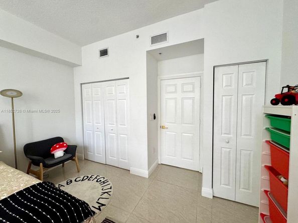 3001 NE 185th St 225, Aventura FL 33180