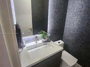 7875 NW 116th Ave, Doral FL 33178
