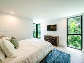 1930 Bay Dr 1, Miami Beach FL 33141