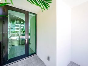 1930 Bay Dr 1, Miami Beach FL 33141