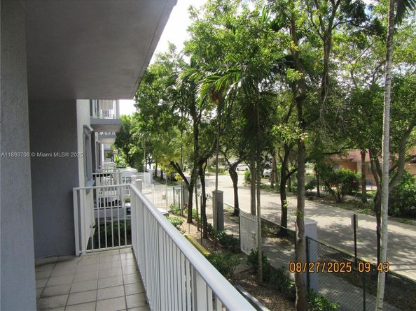 2475 NW 16th St Rd 205, Miami FL 33125