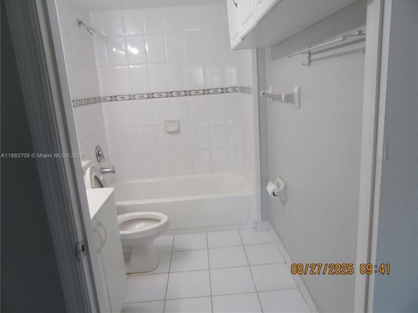 2475 NW 16th St Rd 205, Miami FL 33125