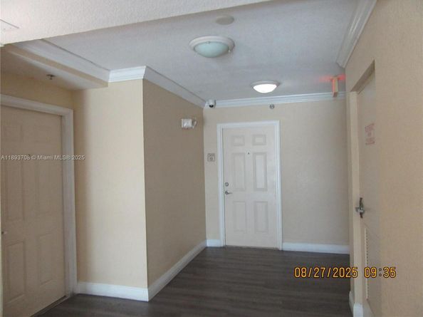 2475 NW 16th St Rd 205, Miami FL 33125