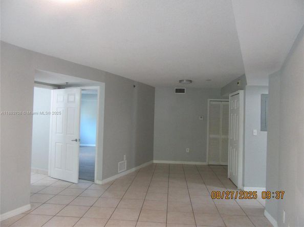 2475 NW 16th St Rd 205, Miami FL 33125