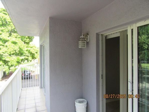 2475 NW 16th St Rd 205, Miami FL 33125