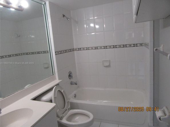 2475 NW 16th St Rd 205, Miami FL 33125