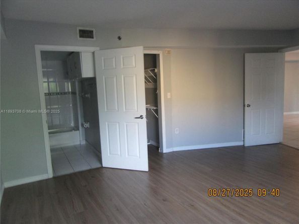 2475 NW 16th St Rd 205, Miami FL 33125