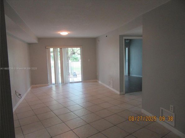 2475 NW 16th St Rd 205, Miami FL 33125