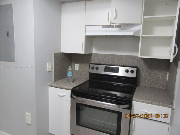 2475 NW 16th St Rd 205, Miami FL 33125