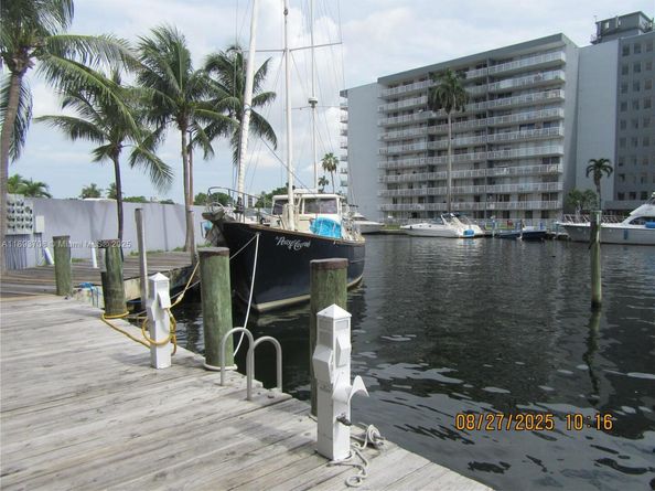2475 NW 16th St Rd 205, Miami FL 33125