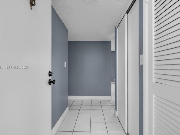 455 S Pine Island Rd 303C, Plantation FL 33324