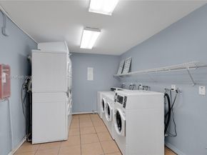 455 S Pine Island Rd 303C, Plantation FL 33324