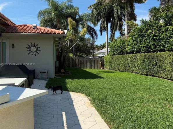8100 SW 179th St, Palmetto Bay FL 33157