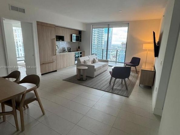 601 NE 1 Ave 3802, Miami FL 33132