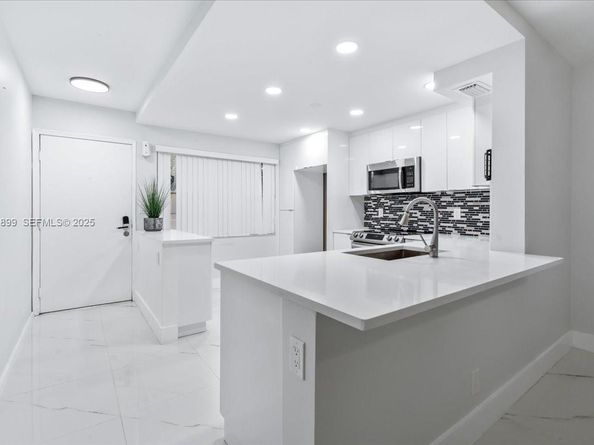 2303 Lucaya Ln E2, Coconut Creek FL 33066