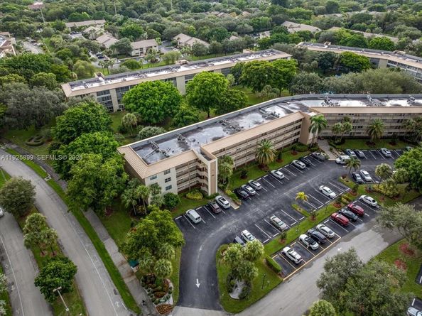 2303 Lucaya Ln E2, Coconut Creek FL 33066