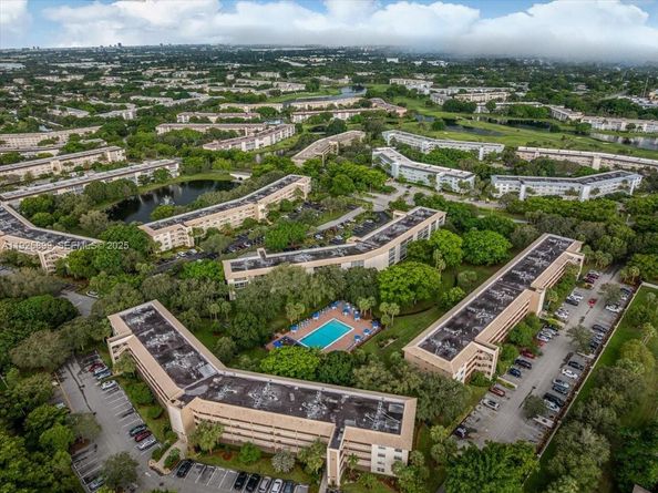 2303 Lucaya Ln E2, Coconut Creek FL 33066