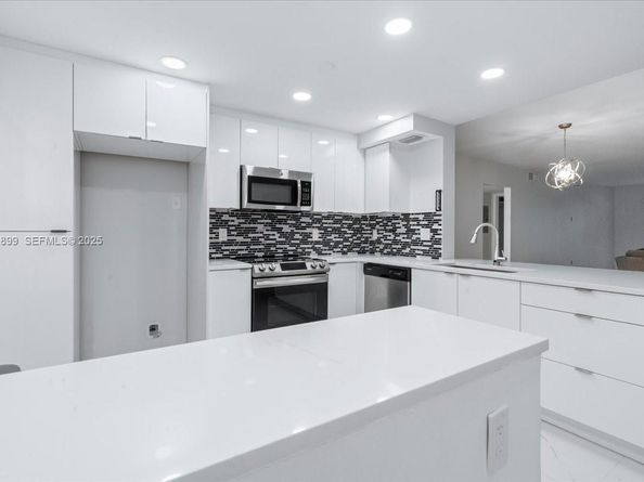 2303 Lucaya Ln E2, Coconut Creek FL 33066