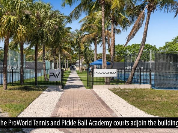 825 Egret Cir 110, Delray Beach FL 33444