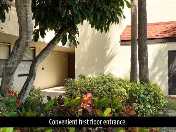 825 Egret Cir 110, Delray Beach FL 33444