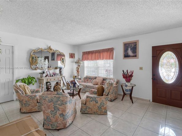 821 NW 40th Ave, Miami FL 33126