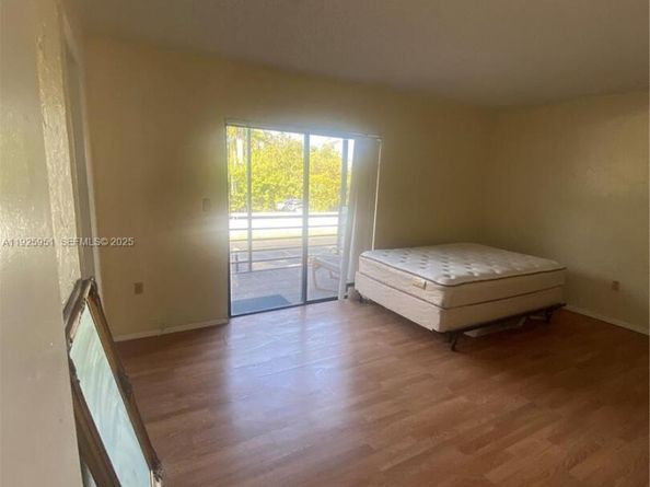 13500 NE 3rd Ct 205, North Miami FL 33161