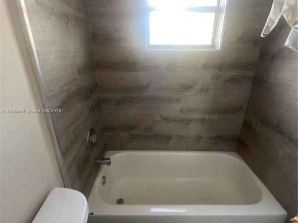 13500 NE 3rd Ct 205, North Miami FL 33161