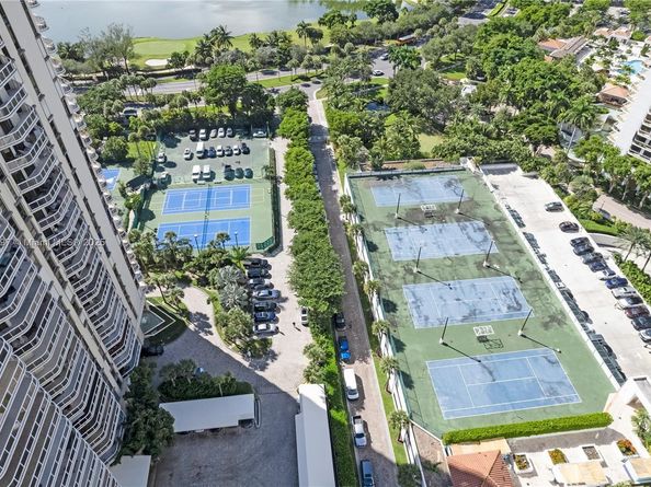 20191 E Country Club Dr 1603, Aventura FL 33180