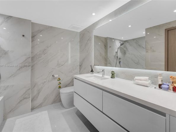 20191 E Country Club Dr 1603, Aventura FL 33180