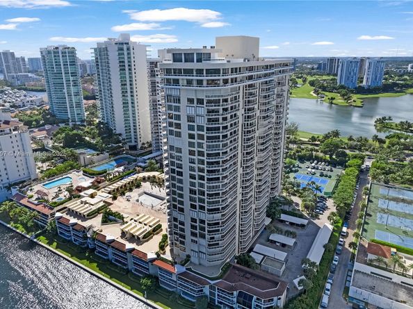 20191 E Country Club Dr 1603, Aventura FL 33180