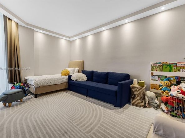 20191 E Country Club Dr 1603, Aventura FL 33180