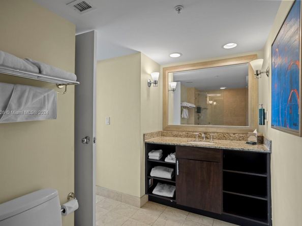Undisclosed Address #A11616426, Fort Lauderdale FL 33304