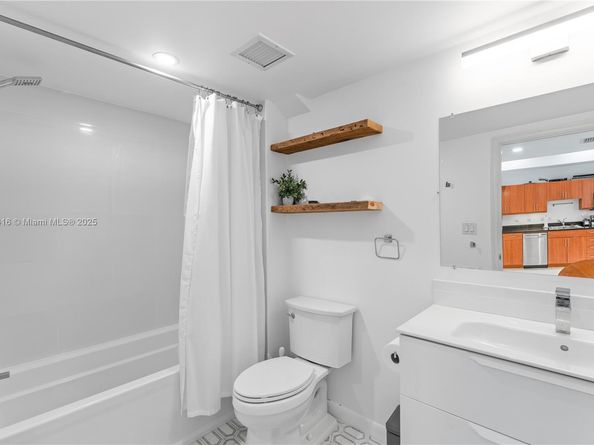 111 E Flagler St 603, Miami FL 33131