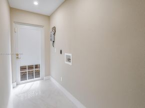 1399 NE 38th St, Oakland Park FL 33334