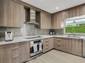 259 E Shore Dr, Miami FL 33133