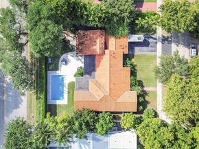 259 E Shore Dr, Miami FL 33133