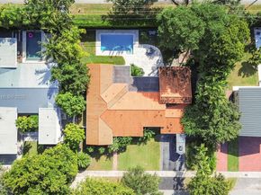 259 E Shore Dr, Miami FL 33133