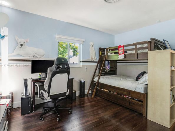 259 E Shore Dr, Miami FL 33133