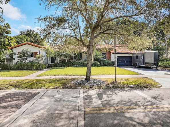 259 E Shore Dr, Miami FL 33133