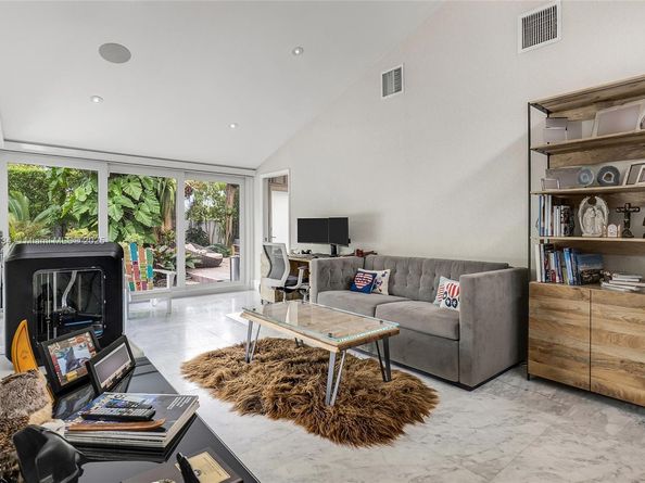 259 E Shore Dr, Miami FL 33133