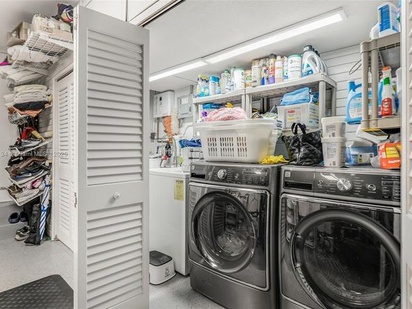 259 E Shore Dr, Miami FL 33133