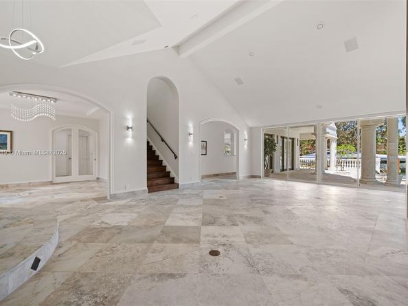 2561 Lucille Dr, Fort Lauderdale FL 33316