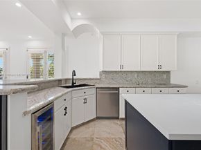 2561 Lucille Dr, Fort Lauderdale FL 33316