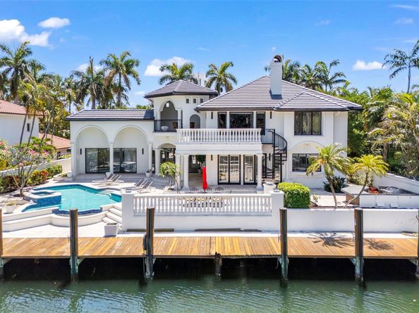 2561 Lucille Dr, Fort Lauderdale FL 33316