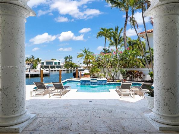 2561 Lucille Dr, Fort Lauderdale FL 33316