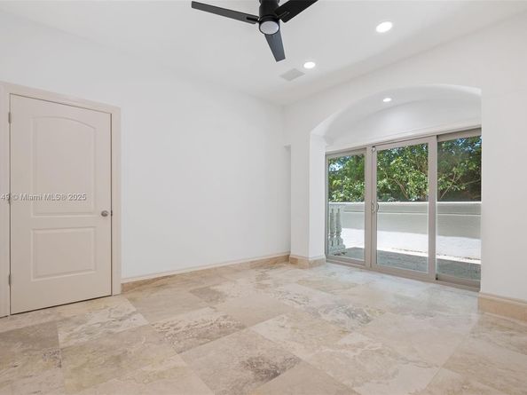 2561 Lucille Dr, Fort Lauderdale FL 33316