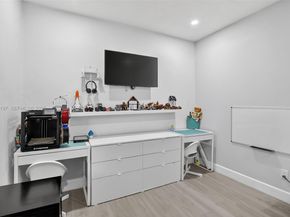 8008 NW 101st Ave, Tamarac FL 33321